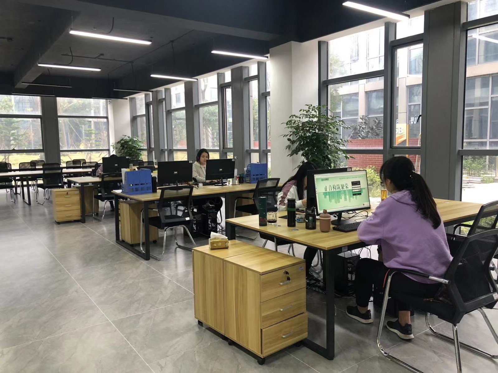 一樓辦公區域